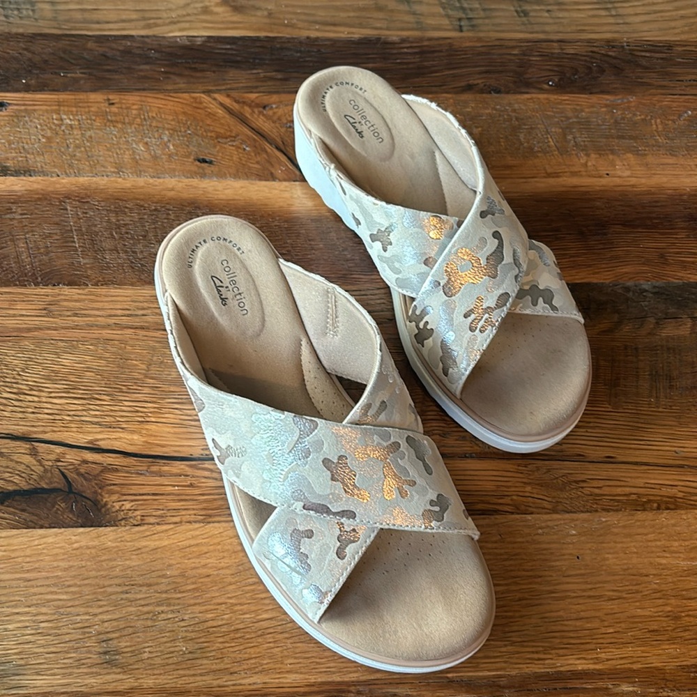Clarks Beige and Gold Women's Sandals